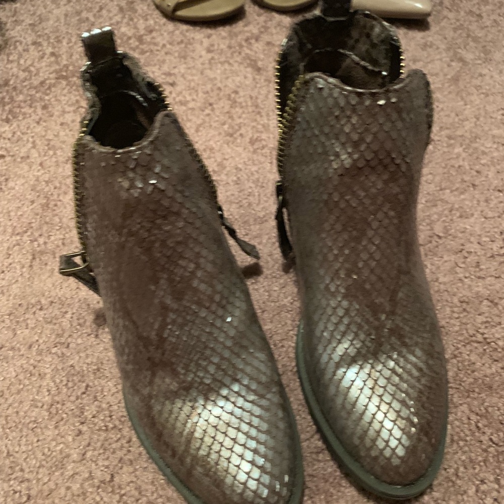 Metallic Snake Skin Booties - Picture 4 of 4